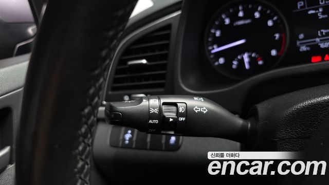 Hyundai AVANTE 2018 — photo 23
