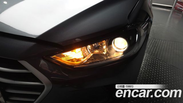 Hyundai AVANTE 2018 — photo 8