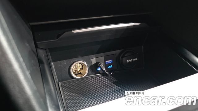 Hyundai AVANTE 2018 — photo 16
