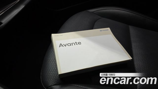 Hyundai AVANTE 2018 — photo 27