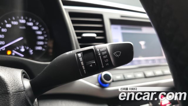 Hyundai AVANTE 2018 — photo 33