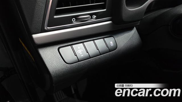 Hyundai AVANTE 2018 — photo 34