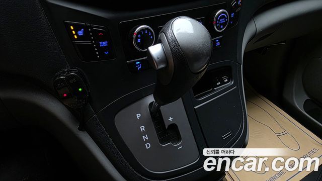 Hyundai Starex 2019 — photo 12