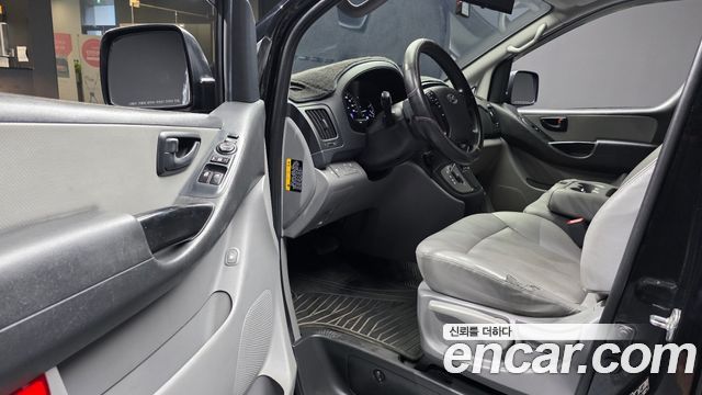 Hyundai Starex 2019 — photo 13