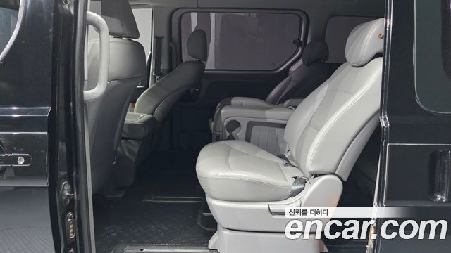 Hyundai Starex 2019 — photo 18