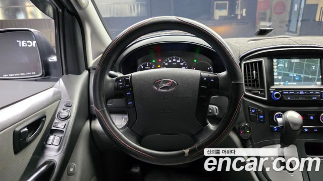 Hyundai Starex 2019 — photo 19