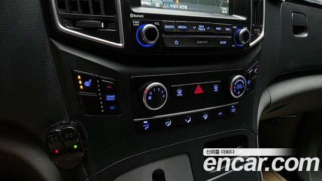Hyundai Starex 2019 — photo 21