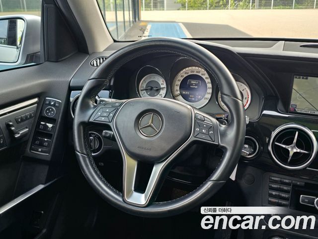 Mercedes-Benz GLK-Class 2015 — photo 13
