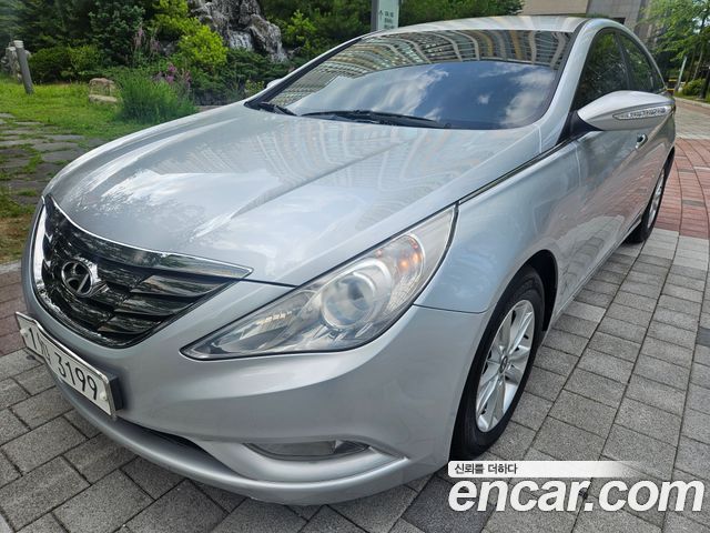 Hyundai Sonata 2010 — photo 1
