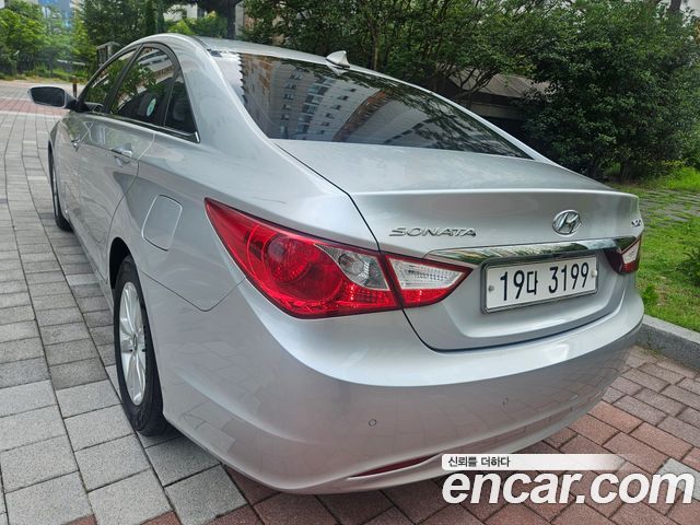 Hyundai Sonata 2010 — photo 6