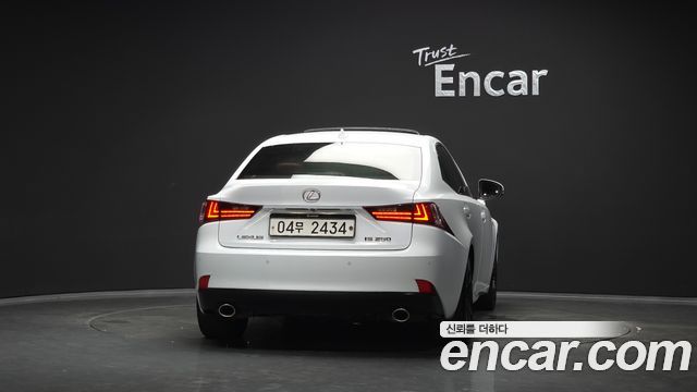 Lexus IS 2014 — photo 4