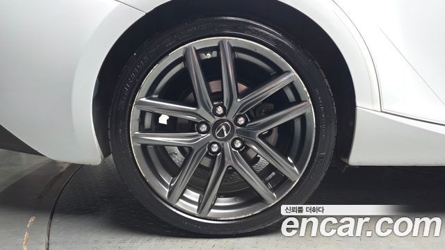 Lexus IS 2014 — photo 5