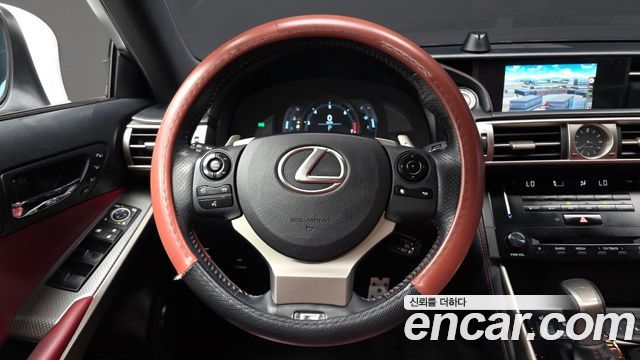 Lexus IS 2014 — photo 13