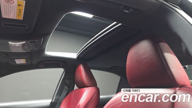 Lexus IS 2014 — photo 17