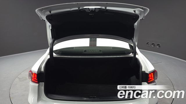 Lexus IS 2014 — photo 20