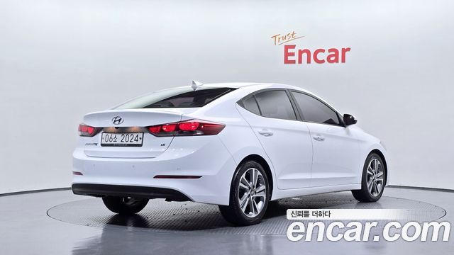 Hyundai AVANTE 2018 — photo 2