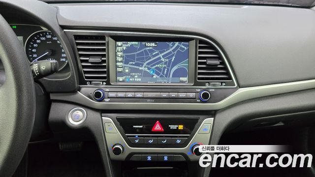 Hyundai AVANTE 2018 — photo 20