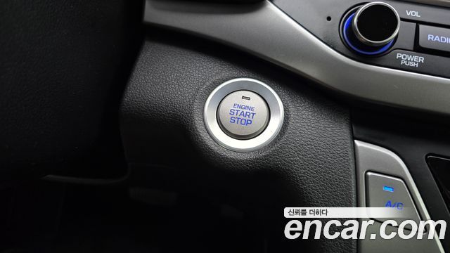 Hyundai AVANTE 2018 — photo 25