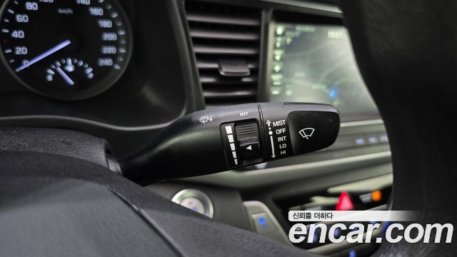 Hyundai AVANTE 2018 — photo 26