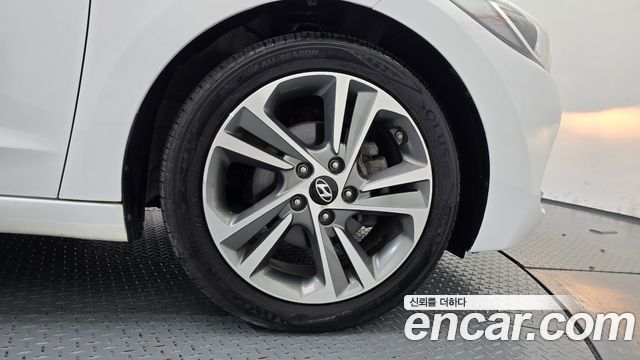 Hyundai AVANTE 2018 — photo 7
