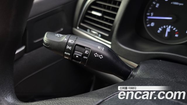 Hyundai AVANTE 2018 — photo 27