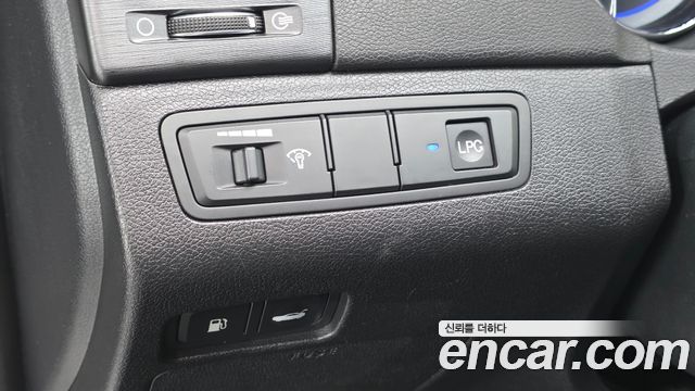 Hyundai Sonata 2010 — photo 13