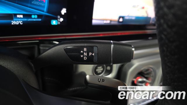 Mercedes-Benz G-Class 2025 — photo 9