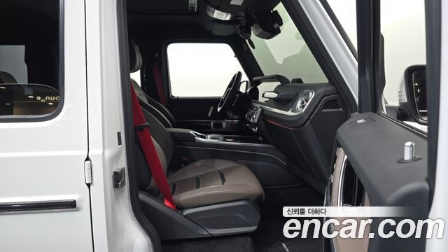 Mercedes-Benz G-Class 2025 — photo 11