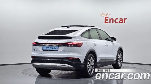 Audi Q4 e-tron 2025 — photo 2