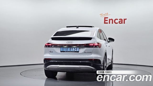 Audi Q4 e-tron 2025 — photo 4