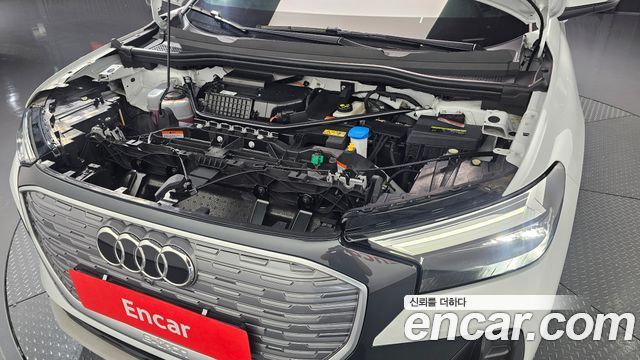 Audi Q4 e-tron 2025 — photo 6