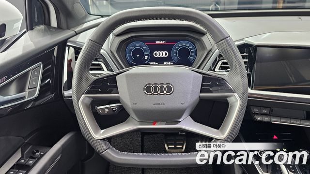Audi Q4 e-tron 2025 — photo 19