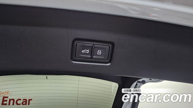 Audi Q4 e-tron 2025 — photo 35
