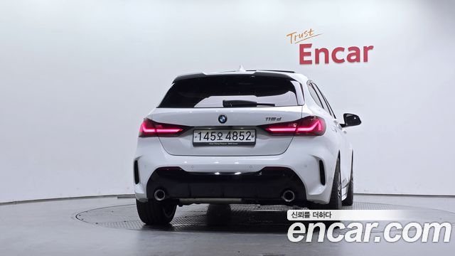 BMW 1-Series 2020 — photo 4