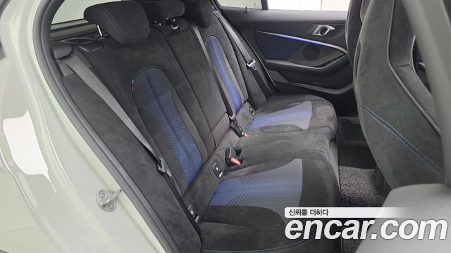 BMW 1-Series 2020 — photo 17