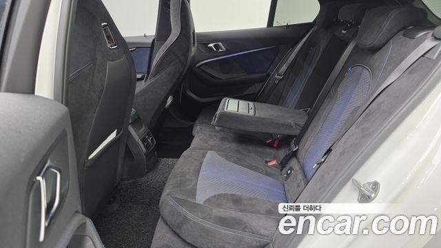BMW 1-Series 2020 — photo 18