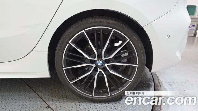 BMW 1-Series 2020 — photo 7