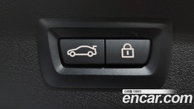 BMW 1-Series 2020 — photo 30
