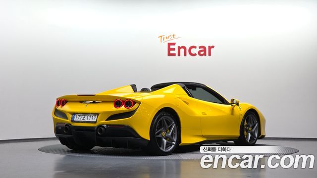 Ferrari F8 2021 — photo 2