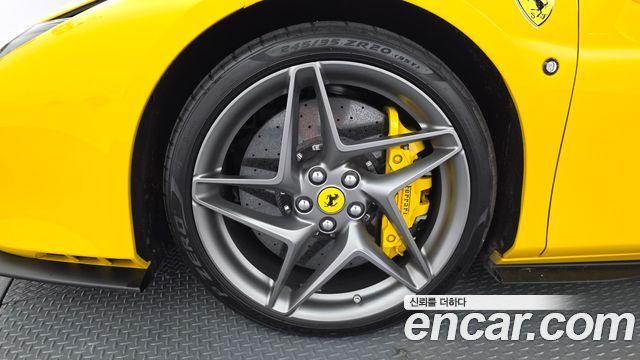 Ferrari F8 2021 — photo 5