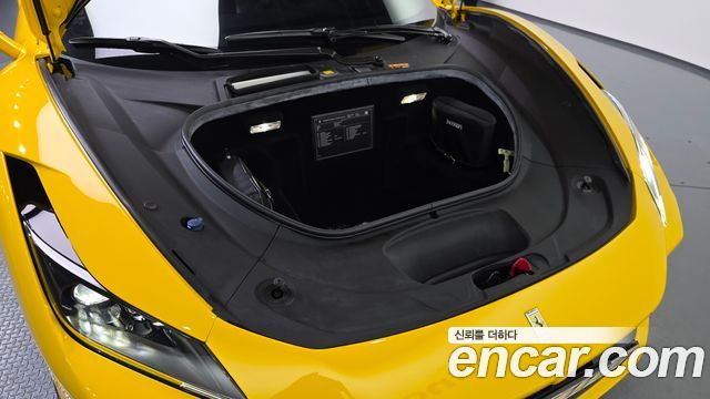 Ferrari F8 2021 — photo 6