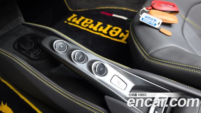 Ferrari F8 2021 — photo 9
