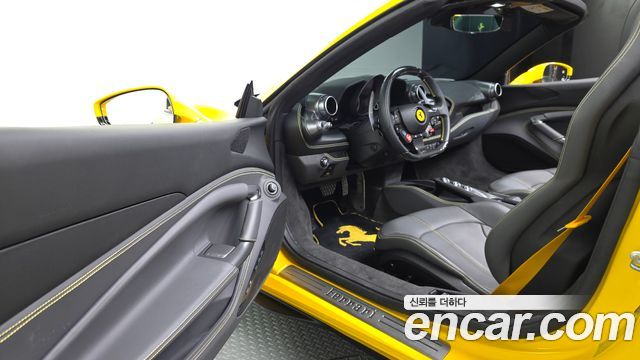 Ferrari F8 2021 — photo 10