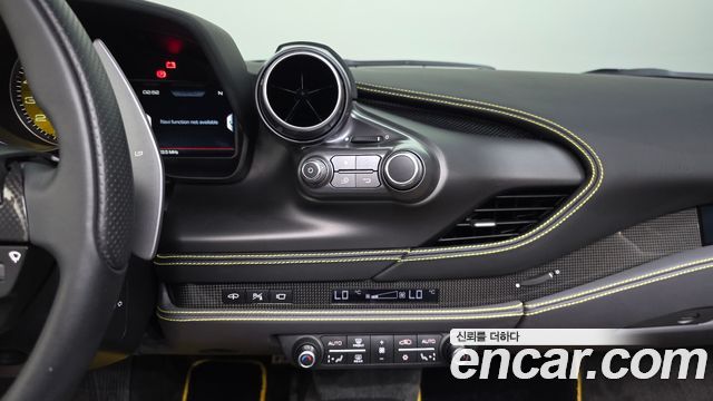 Ferrari F8 2021 — photo 14