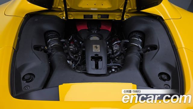 Ferrari F8 2021 — photo 20