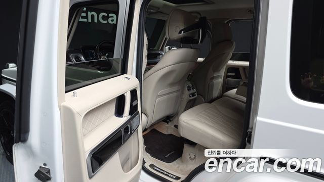 Mercedes-Benz G-Class 2021 — photo 16