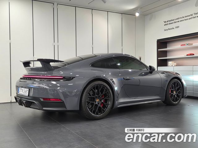 Porsche 911 2025 — photo 2