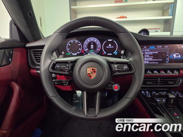 Porsche 911 2025 — photo 11