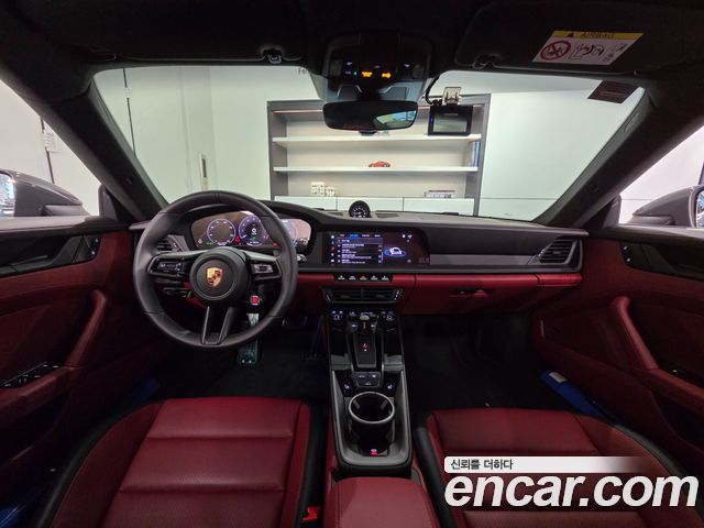 Porsche 911 2025 — photo 16