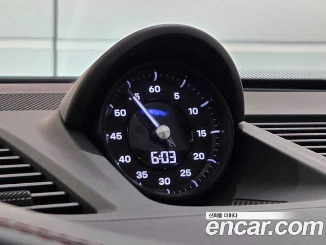 Porsche 911 2025 — photo 18